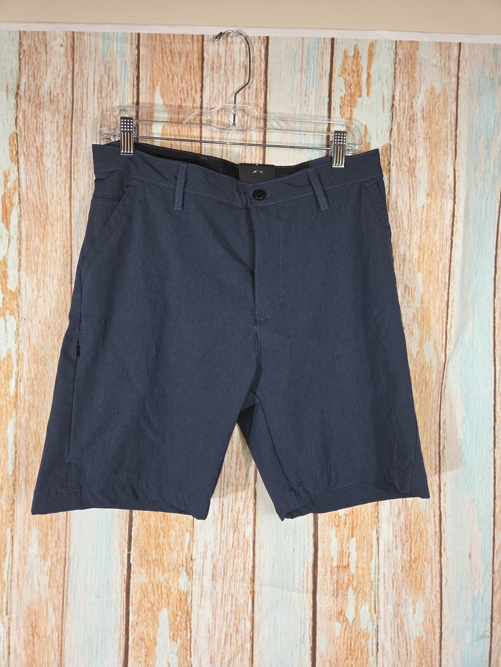 Kenneth Cole Navy Slim Fit Tech Shorts. Size 32